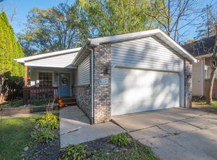 4104 Sumac Rd, Valparaiso, IN 46383