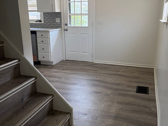 Hallway to Kitchen