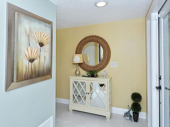 3rd image of 2732 Coventry Dr