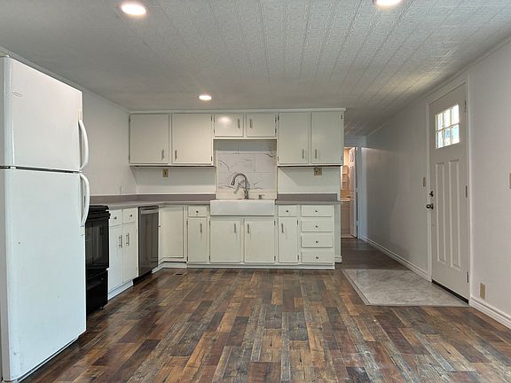 2nd image of 2715 Frick Rd #1