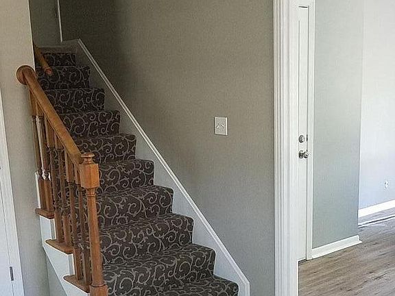 5th image of 9630 Outlook St