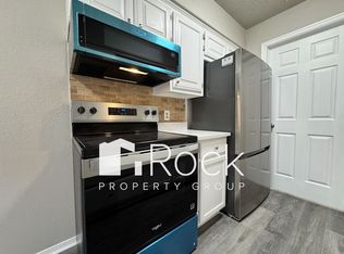8300 NW 10th St APT 32, Oklahoma City, OK 73127