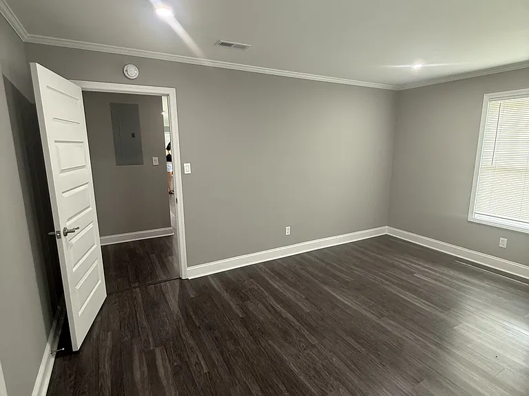 5711 Sterling Pl — Photo 5