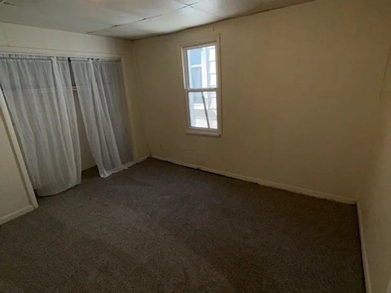 2513 W Illinois St — Photo 8