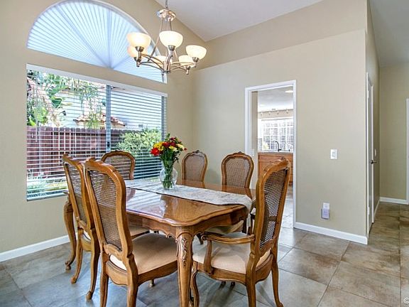 5th image of 8734 Creekwood Ln