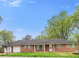 925 Schulte Rd, Saint Louis, MO 63146