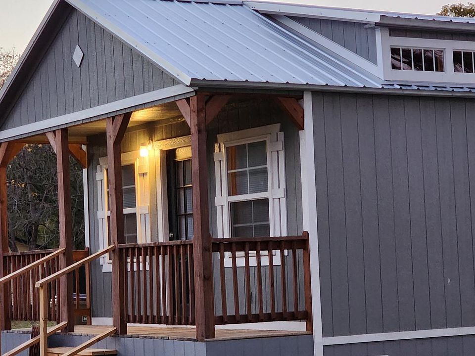 1st image of 3 Summer Ln Unit 3