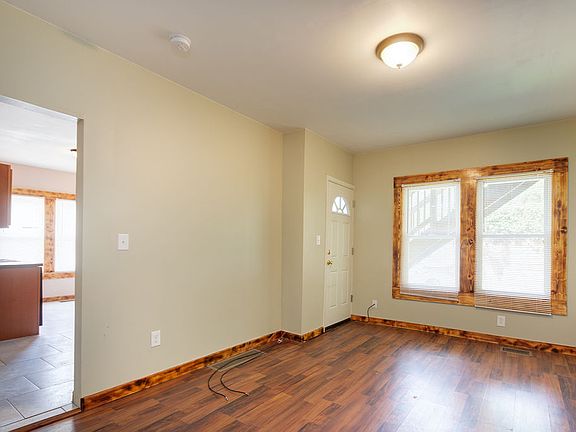 5th image of 17201 Grovewood Ave #1