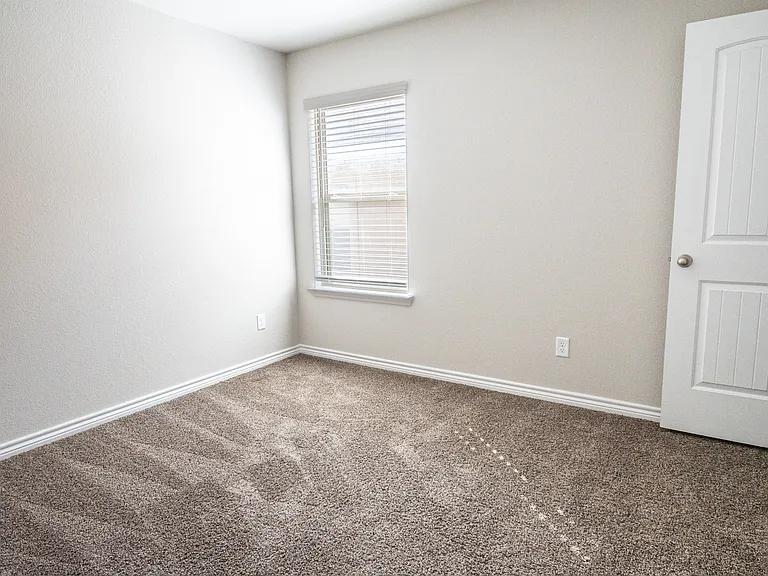 2111 Chief St — Photo 11