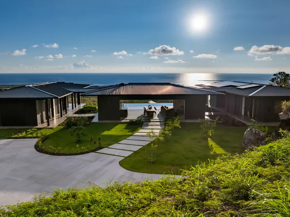 82 5879 Old Government Main Rd, Captain Cook, HI 96704