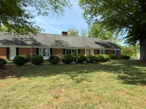 1344 S Main St, Rocky Mount, VA 24151