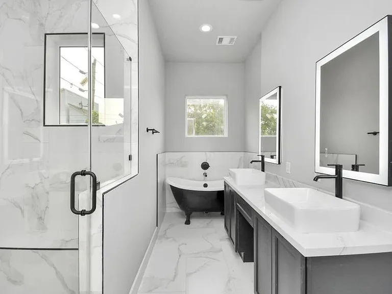1320 Eberhard St — Photo 31