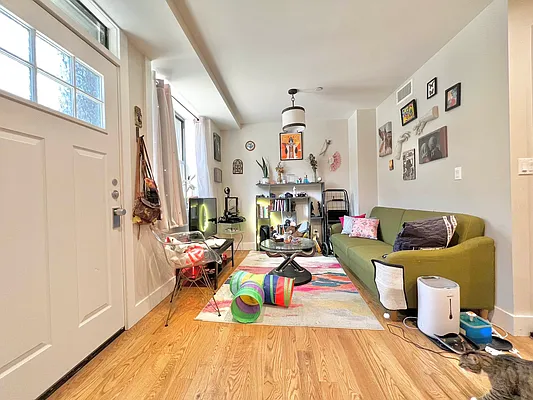 Rented by Doorway NYC, LLC | media 24