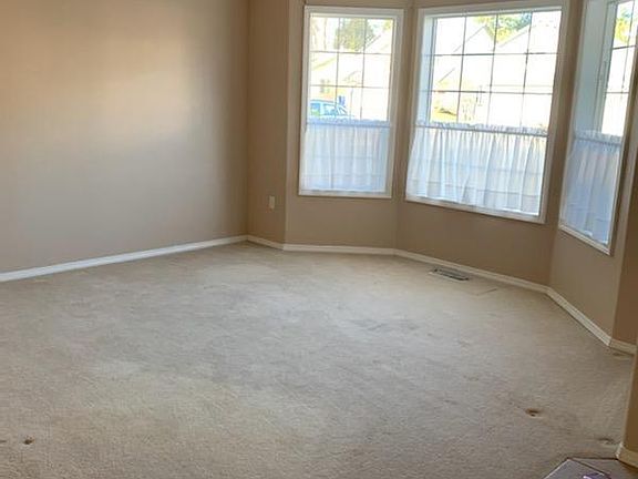 4th image of 5005 NE 59th Cir