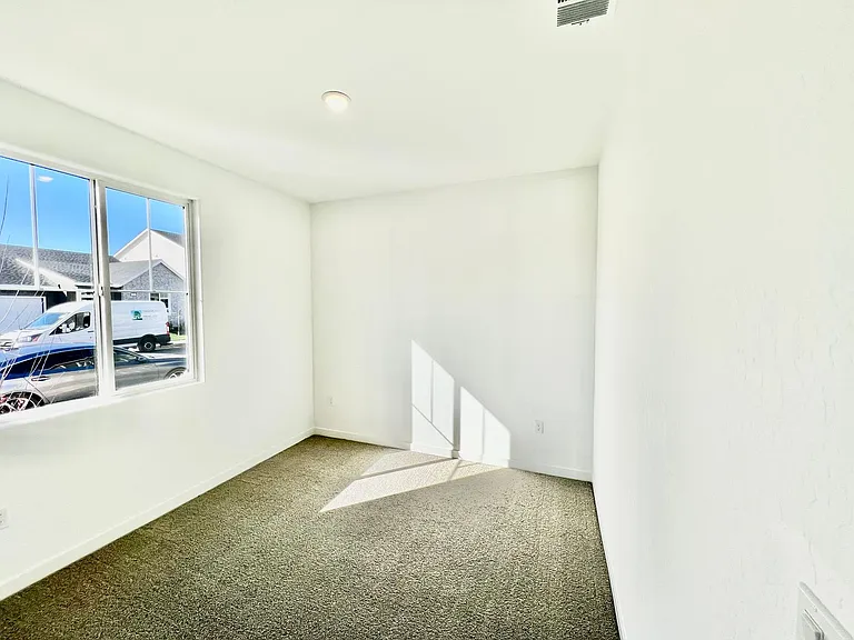 6590 E Krum Ave — Photo 11