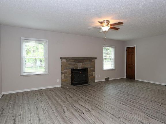 2nd image of 23 Magnolia Dr