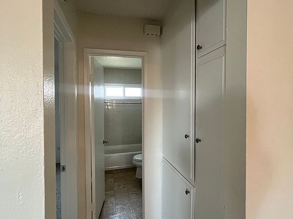 5th image of 4475 Hamilton St APT 8