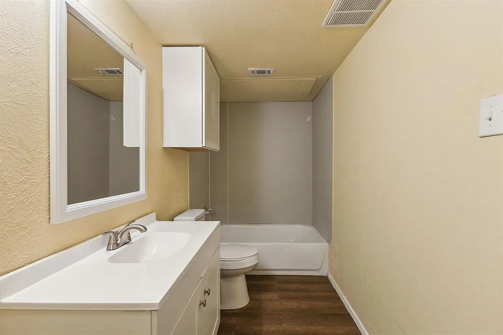 Building Photo - 1821 Randolph Dr #1821