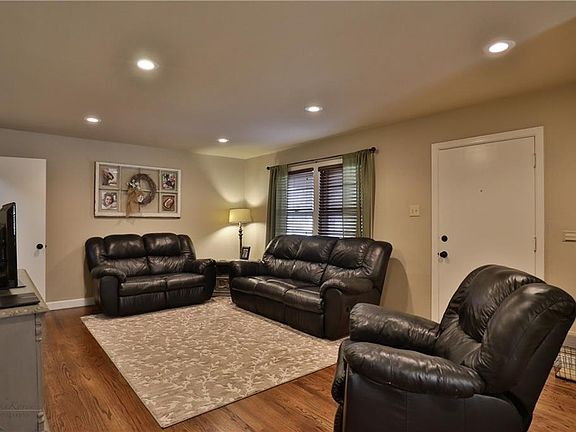 2nd image of 2301 College St