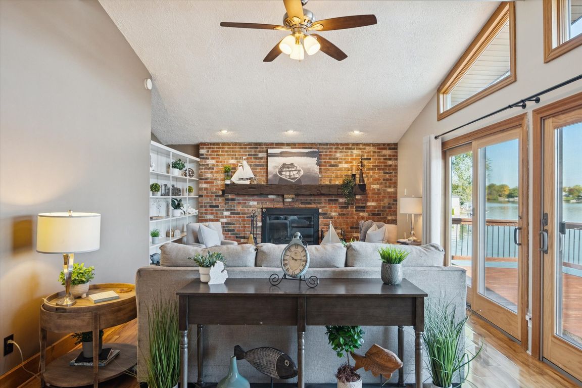 next background image