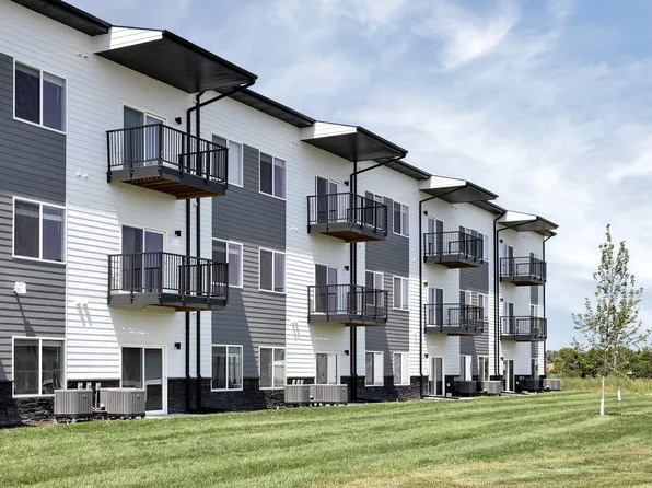 Cross Creek Apartments