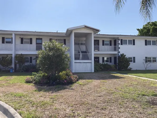 4705 1st Ct W APT 388, Bradenton, FL 34207