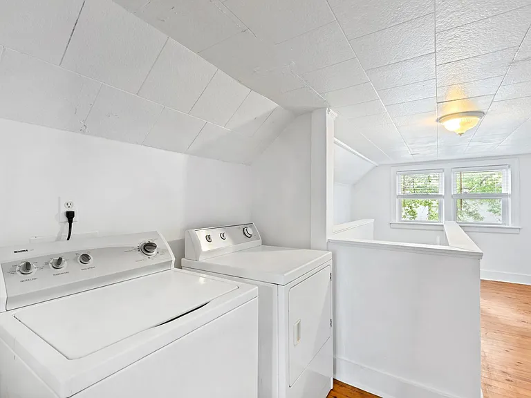 207 E Delafield Ave — Photo 18