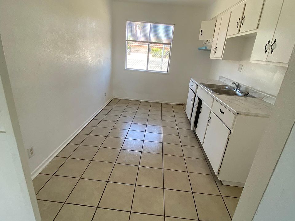 920 Bernard St Bakersfield, CA, 93305 Apartments for Rent Zillow