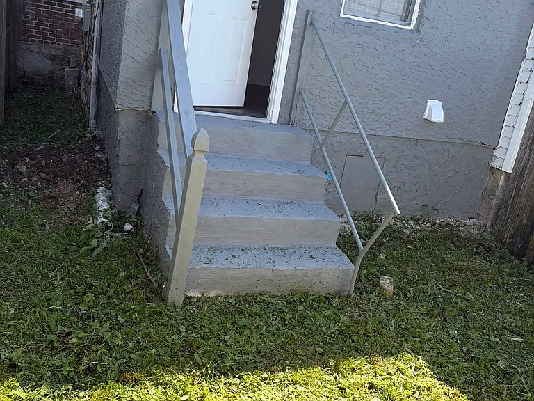 1130 Green St — Photo 8