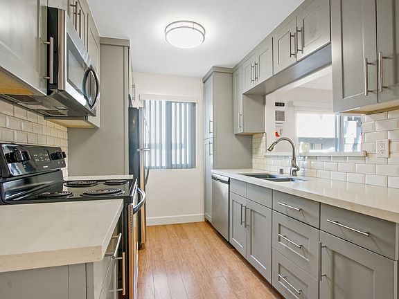 5th image of 9600 Lucerne Ave #10