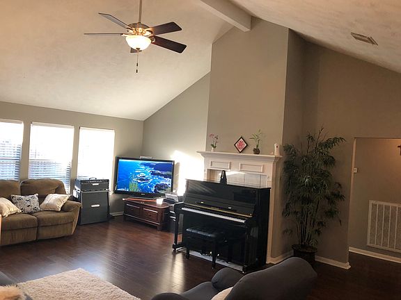 2nd image of 2321 Deerfield Dr