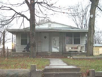 1st image of 2846 N Manlove Ave