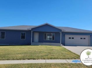 1009 Memory Ln, Wayne, NE 68787