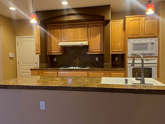 4th image of 9748 Swan Lake Dr