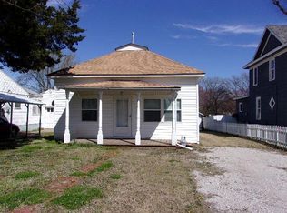 412 W 4th Ave, Caney, KS 67333