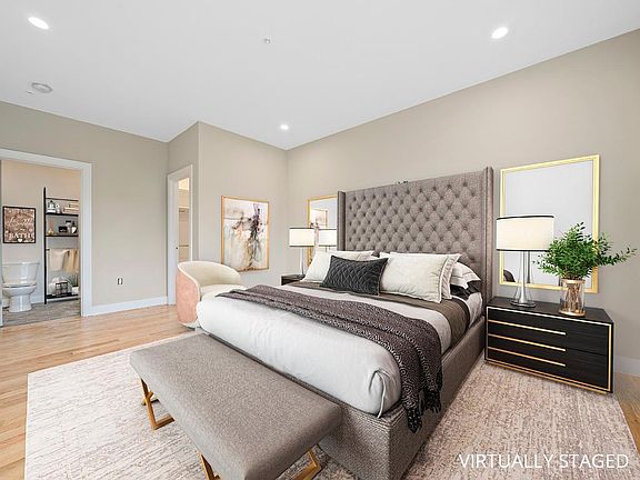 5th image of 178 Robertson St #102