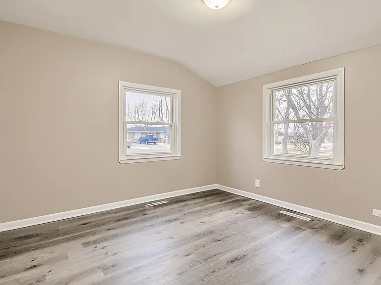 120 Roberts Rd — Photo 14