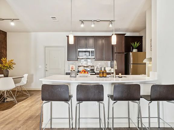 2nd image of 926 Cleveland St #3311