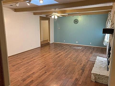 4th image of 3101 Woodford Dr