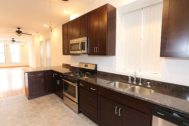 1st image of 1223 W Erie St #1