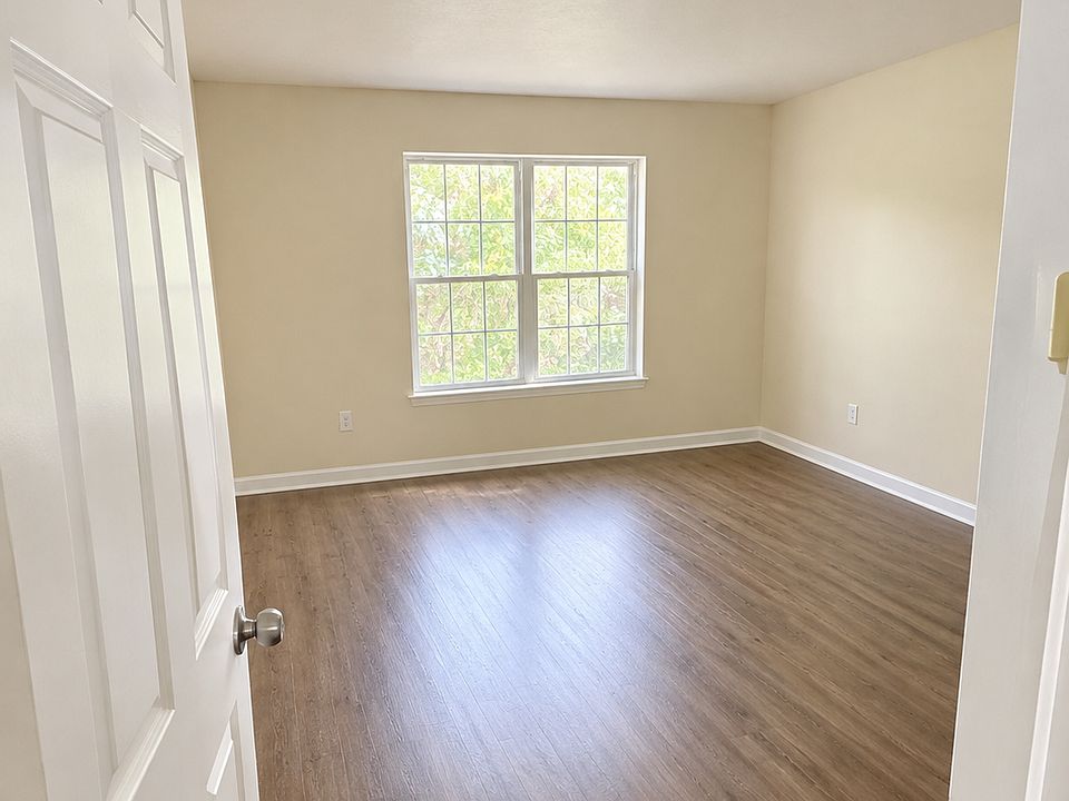 2nd image of 25 W Campbell Rd #D4
