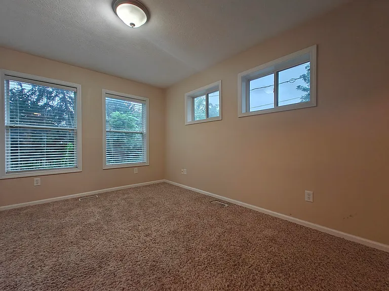 227 Schilling St — Photo 17