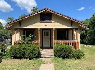 215 N Michigan St, Winfield, KS 67156