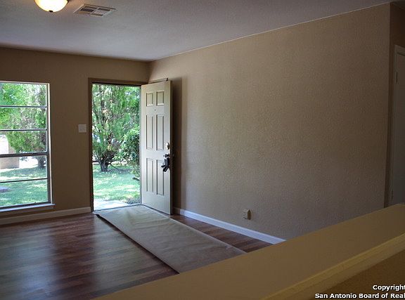 3rd image of 6759 Paradise Oak Dr