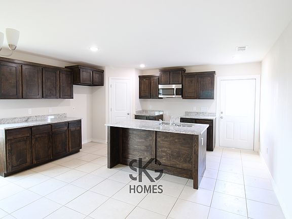 5th image of 3602 Jorge Sosa Dr