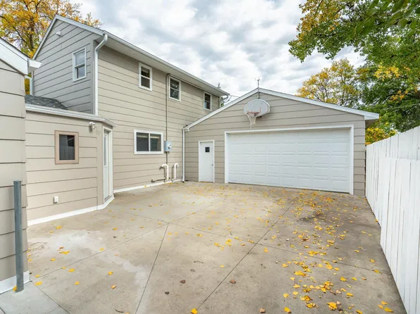 1342 16th St S, Fargo, ND 58103