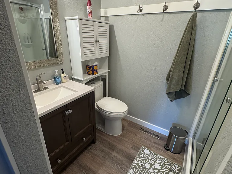 2214 Alpine Dr — Photo 6
