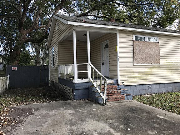 3rd image of 1295 Randolph St