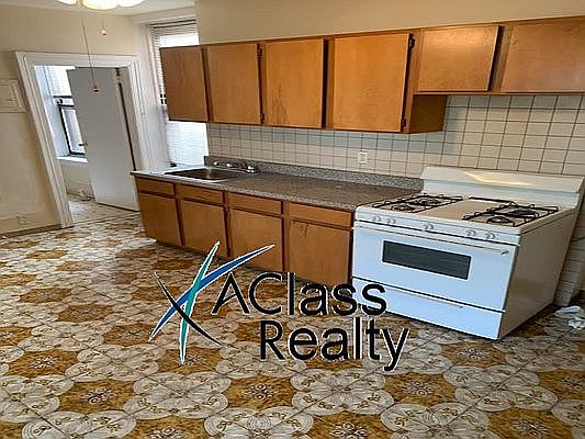 1st image of 28-32 37th St #D