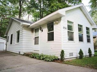 936 W Walter Rd, Sanford, MI 48657